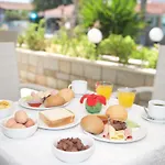 Frosini فندق 2*