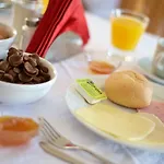 فندق Frosini 2*